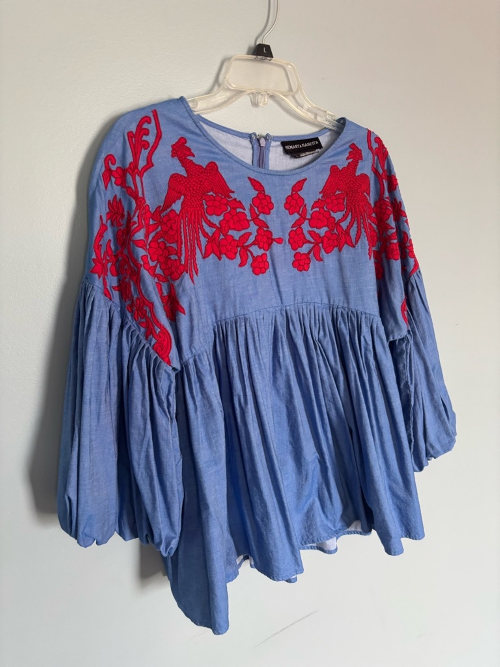 HEMANT & NANDITA Sky Blue Tunic with Red Floral Embroidery - Picture 2 of 7